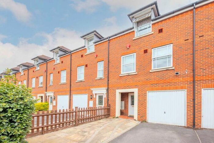 4 Bedroom Property To Rent In White Lodge Close, Isleworth, TW7