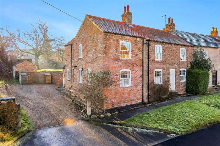 4 Bedroom End Of Terrace House For Sale In Stonegate, Whixley, York YO26