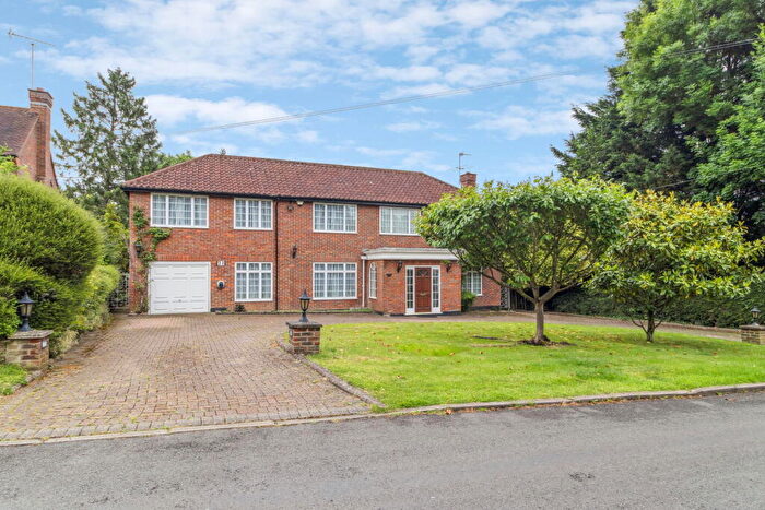 6 Bedroom Detached House For Sale In Bedford Road, Moor Park, HA6