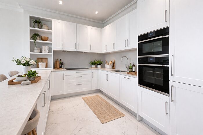 3 Bedroom Flat To Rent In Apartment, Millbank, Westminster, SW1P