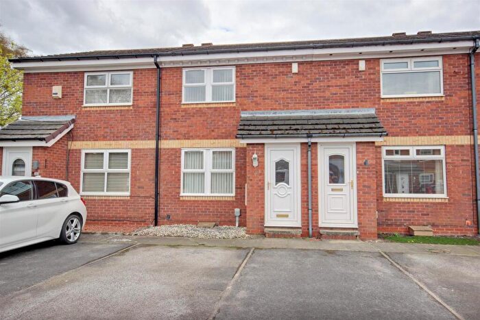 3 Bedroom House For Sale In Swallowfield Drive, Hull, HU4