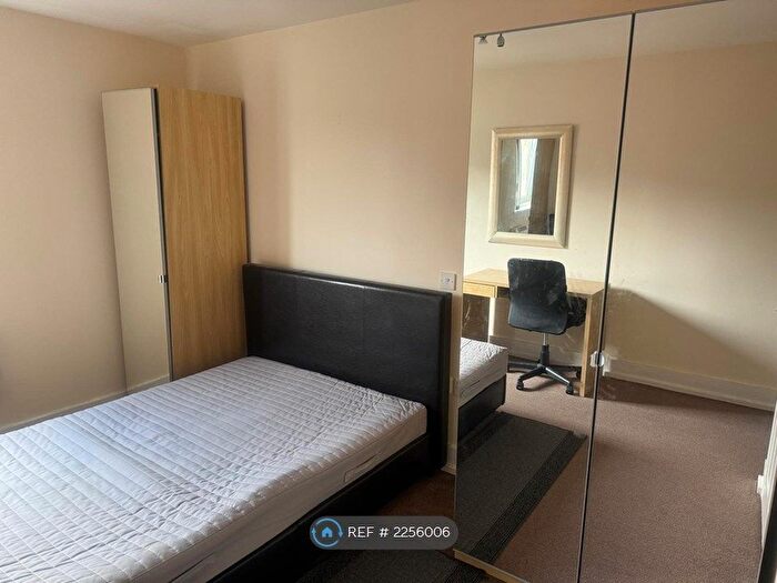 2 Bedroom Flat To Rent In Moss Street, Liverpool, L6