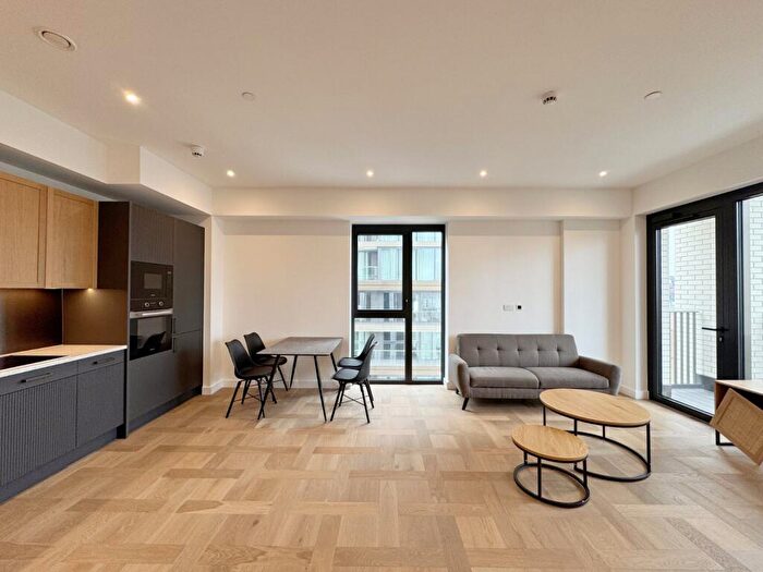 2 Bedroom Flat To Rent In Merino Gardens, London Dock, E1W