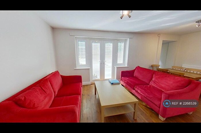 5 Bedroom End Of Terrace House To Rent In Friars Court, The Park, Nottingham, NG7