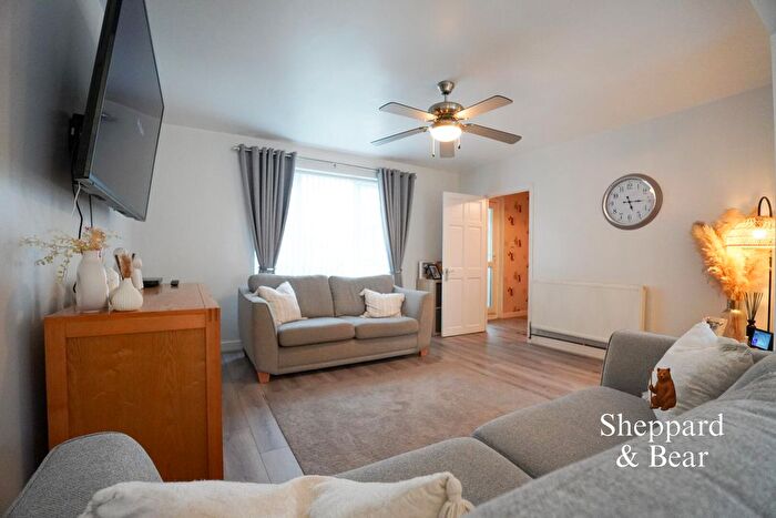 3 Bedroom Semi-detached House For Sale In Heol Poyston, Cardiff, CF5