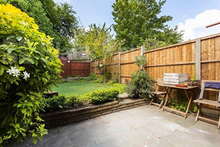 4 Bedroom Town House To Rent In Pembroke Road, Muswell Hill, N10