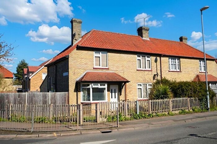 2 Bedroom Flat For Sale In Brookside, Huntingdon, PE29