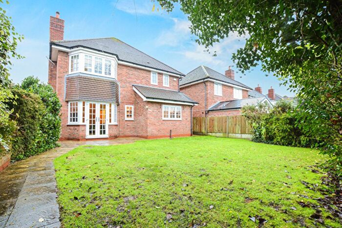 4 Bedroom Detached House To Rent In Orchard Avenue, Manchester, M28
