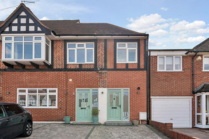 3 Bedroom Maisonette For Sale In Lewis Road, Sidcup, DA14
