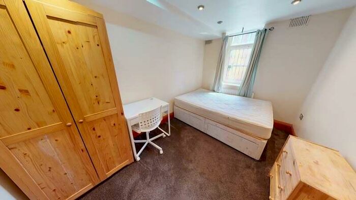 2 Bedroom Apartment To Rent In Ebor Mount, Hyde Park, Leeds, LS6