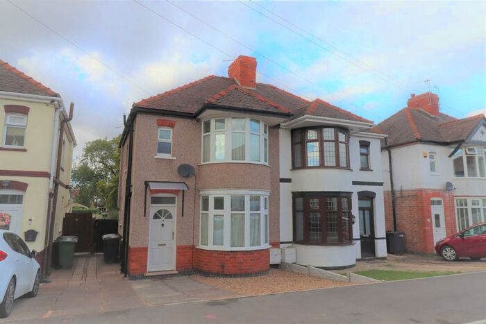 3 Bedroom Semi-Detached House To Rent In Ryde Avenue, Nuneaton, Warwickshire, CV10