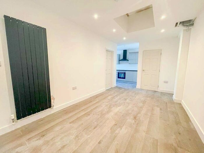 2 Bedroom Flat To Rent In Freeman Road North, Leicester, LE5