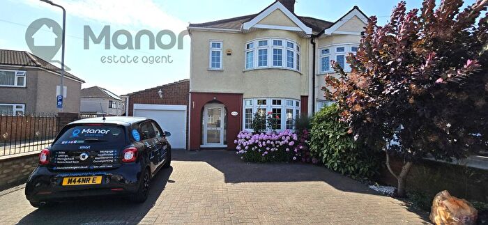 4 Bedroom Semi-Detached House To Rent In Upminster Road North, Rainham, RM13