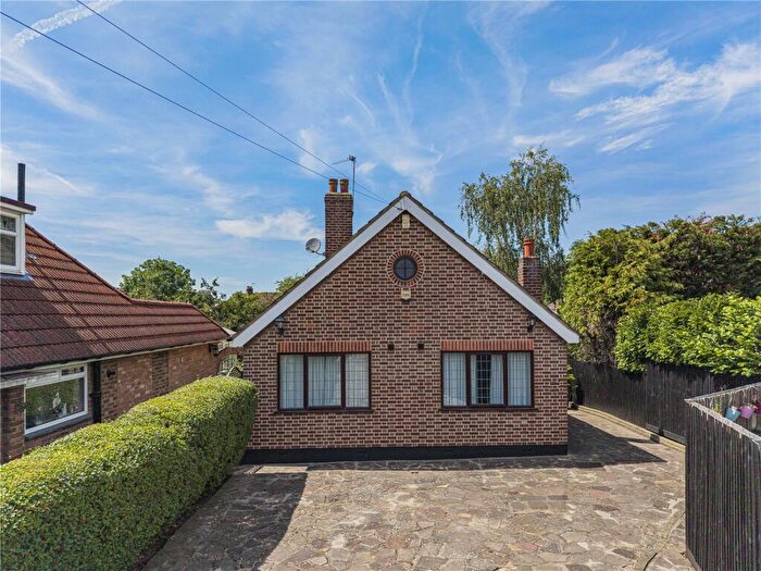 2 Bedroom Bungalow For Sale In Days Lane, Sidcup, DA15