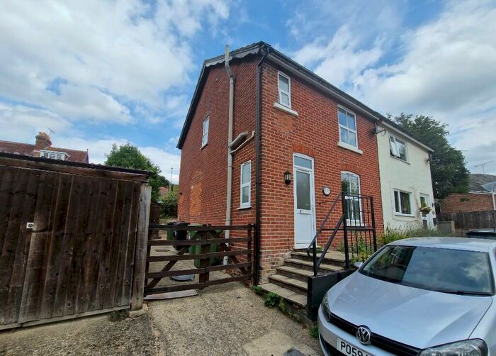 2 Bedroom End Of Terrace House To Rent In Spring Grove, Bursledon, SO31
