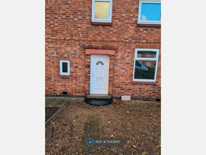 3 Bedroom Semi-Detached House To Rent In The Wayne Way, Leicester, LE5