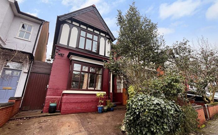 4 Bedroom Detached House For Sale In Anderton Park Road, Moseley, B13