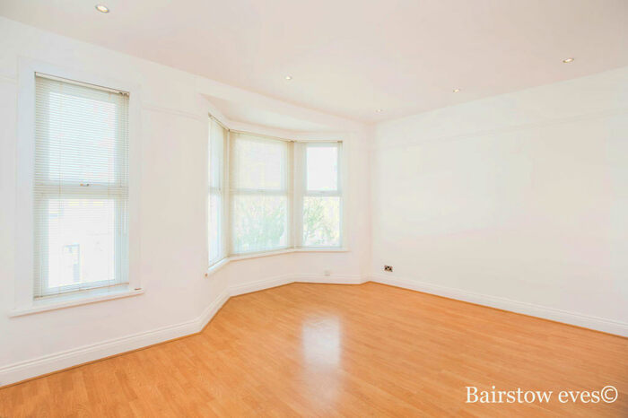 2 Bedroom Flat To Rent In St Johns Road, Walthamstow, E17