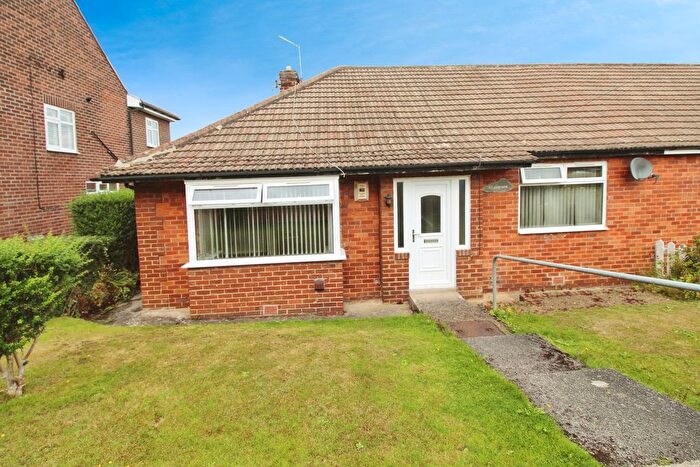 3 Bedroom Semi-detached Bungalow For Sale In Beechwood Avenue, Ryton, NE40