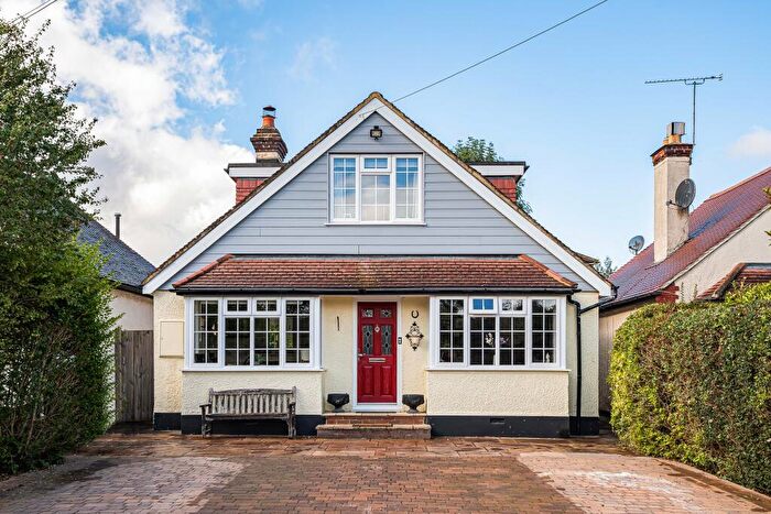 4 Bedroom Detached House For Sale In Great North Road, Welwyn Garden City, AL8