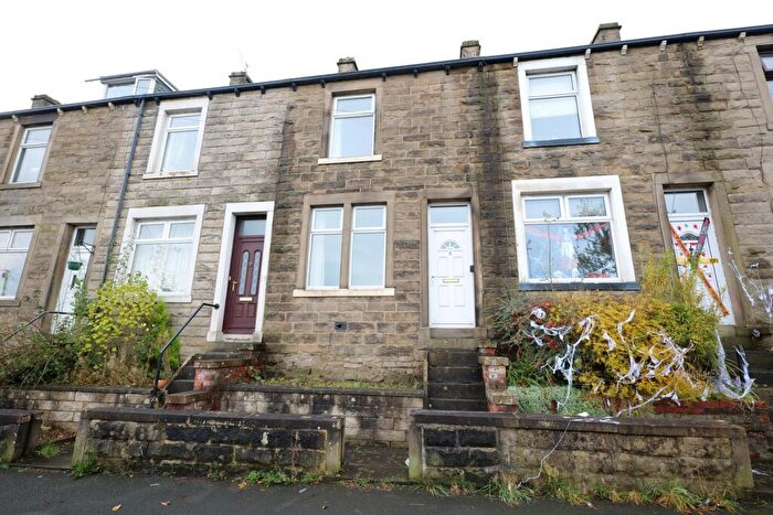 3 Bedroom Terraced House For Sale In Valley Road, Barnoldswick, BB18