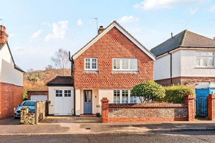 4 Bedroom Country House To Rent In Eastwood Road, Bramley, GU5