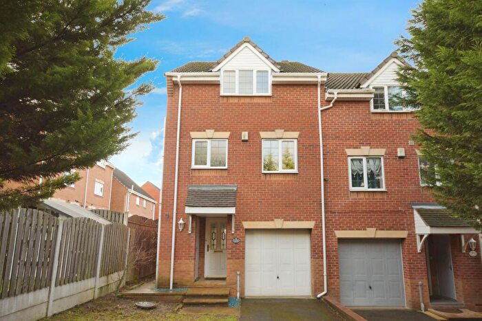 3 Bedroom Semi Detached House For Sale In Harold Avenue, Barnsley, S71