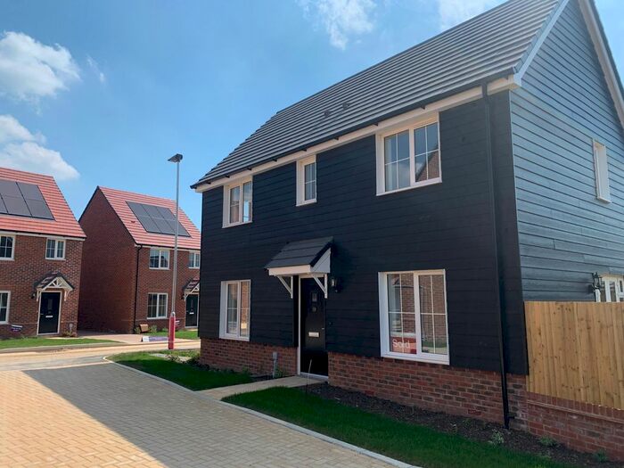 3 Bedroom Detached House To Rent In Bittern Way, Chichester, PO20