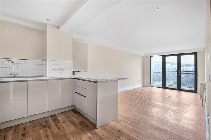 2 Bedroom Flat To Rent In Spa Road, London, SE16