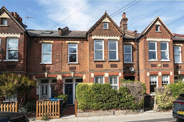 2 Bedroom Maisonette For Sale In Clarendon Road, Colliers Wood, SW19