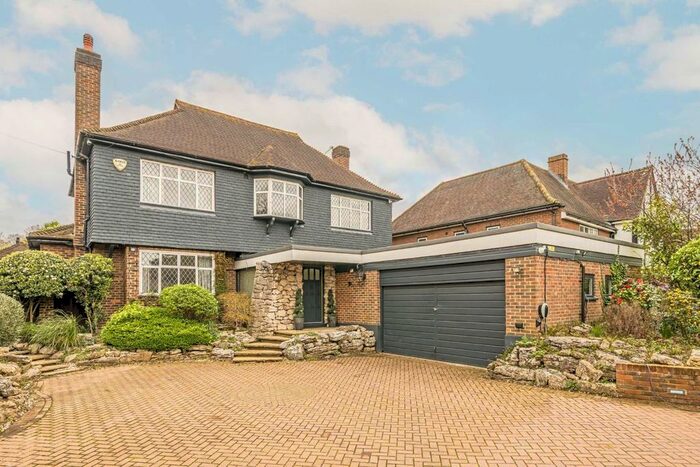 4 Bedroom Property To Rent In Traps Lane, New Malden, KT3