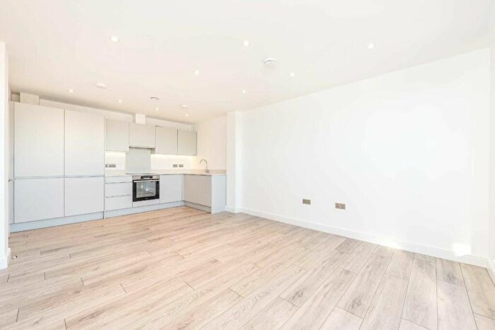2 Bedroom Apartment To Rent In Eloise House, Portland Road, South Norwood, Croydon, London, SE25