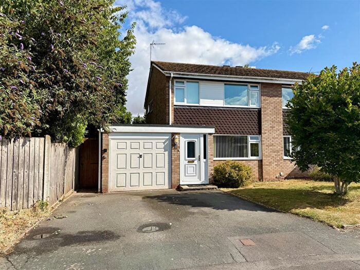3 Bedroom Semi-Detached House For Sale In Siddons Road, Hereford, HR1