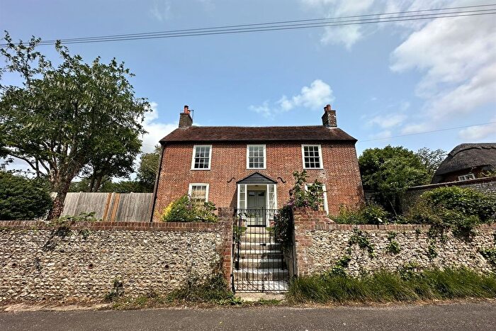 4 Bedroom Detached House To Rent In East Lavant Cottage, Lavant, Chichester, West Sussex, PO18