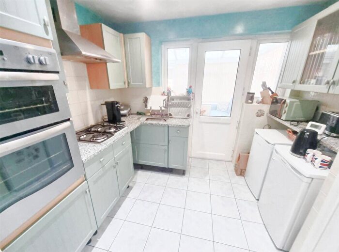 2 Bedroom Bungalow For Sale In Sandown Road, Thundersley, Essex, SS7