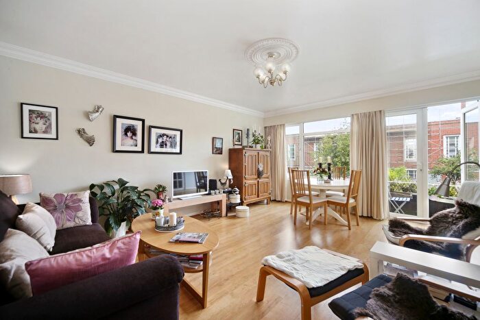2 Bedroom Flat To Rent In The Grange, London, SW19
