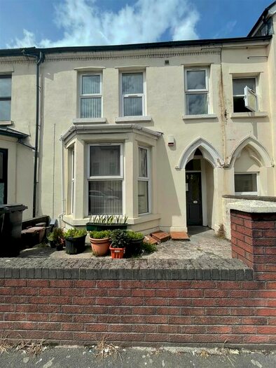 3 Bedroom Flat To Rent In Northcote Street, Cathays, Cardiff, CF24