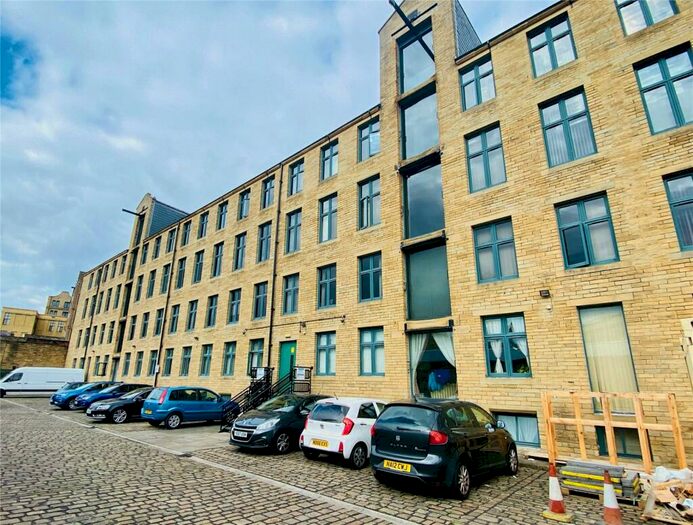 2 Bedroom Penthouse To Rent In Colonial Buildings, Sunbridge Road, Bradford, West Yorkshire, BD1