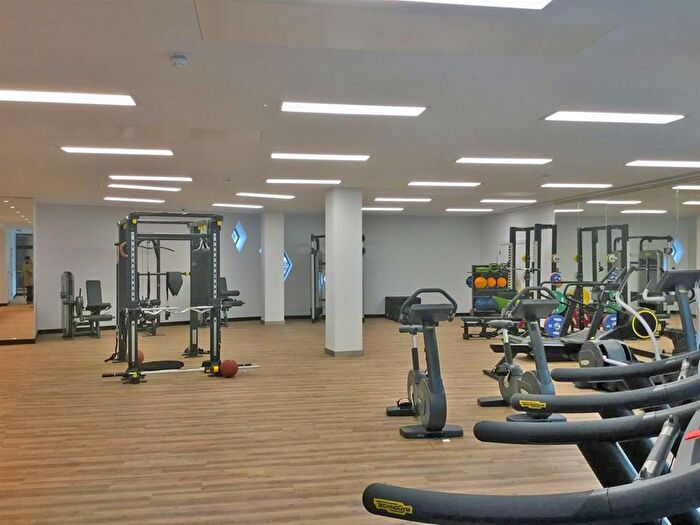 Studio To Rent In Blackfriars Road, London, SE1