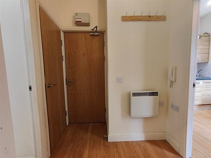 1 Bedroom Flat To Rent In Godwin Street, Bradford, BD1
