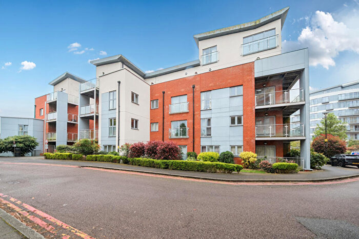 2 Bedroom Flat For Sale In Charrington Place, St. Albans, AL1