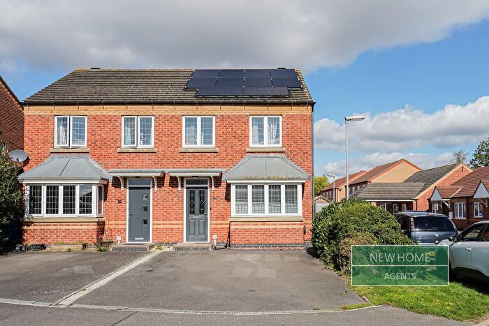 3 Bedroom Semi-detached House For Sale In Newton Drive, Cherry Willingham, Lincoln, LN3