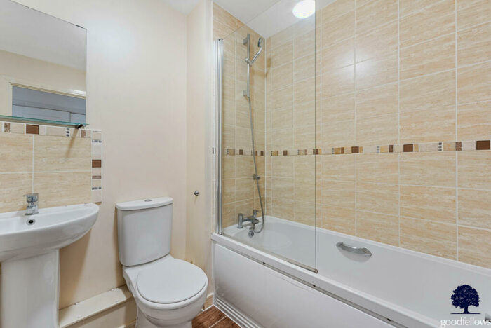 2 Bedroom Apartment To Rent In Schoolgate Drive, Morden, Surrey, SM4