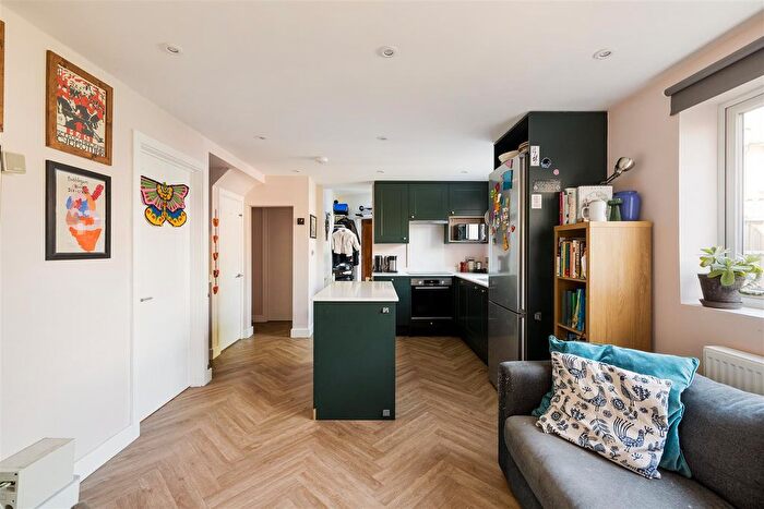 2 Bedroom Flat For Sale In Dames Road, London, E7