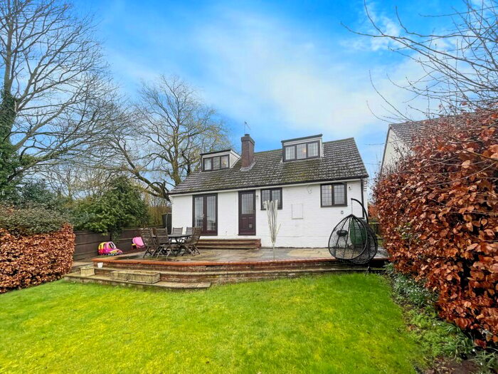 3 Bedroom Detached House For Sale In Meadowcot Lane, Coleshill, Amersham, HP7