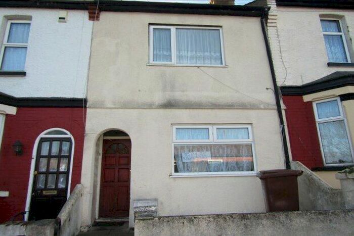 3 Bedroom Property To Rent In Strover Street, Gillingham, ME7