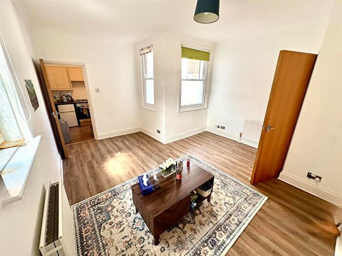 1 Bedroom Flat For Sale In Landport Terrace, Portsmouth, PO1