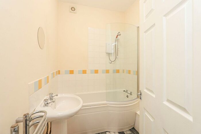 2 Bedroom Detached House For Sale In Wessex Close, Brimington, S43