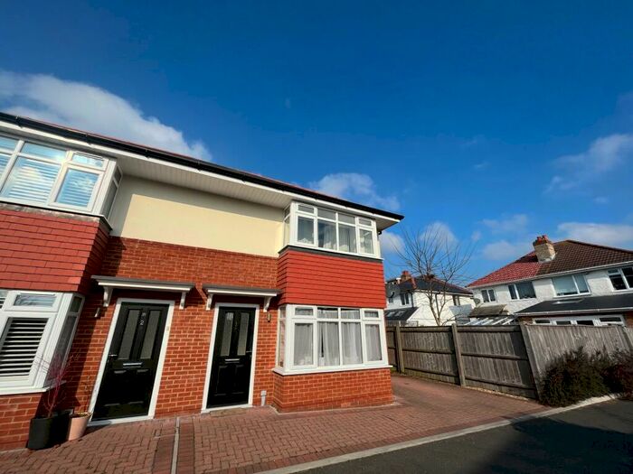 2 Bedroom House To Rent In Grove Gardens, Christchurch, BH23