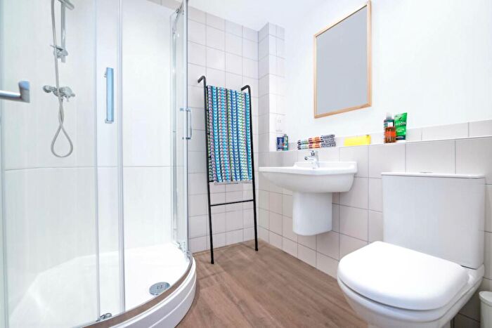 6 Bedroom Semi-Detached House To Rent In Parnell Road, Stoke Gifford, BS16